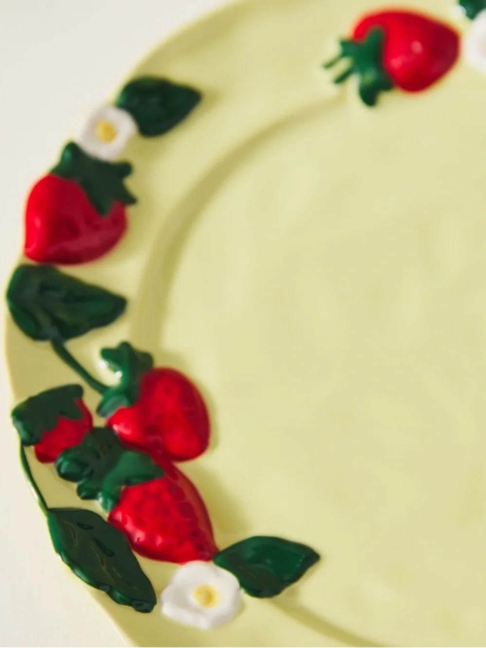 Anthropologie Foster icon stoneware Chartreuse Strawberry Rim Ceramic Plate
